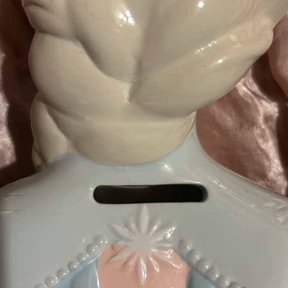 Frozen Princess Elsa Ceramic Bank - Picture 5 of 8